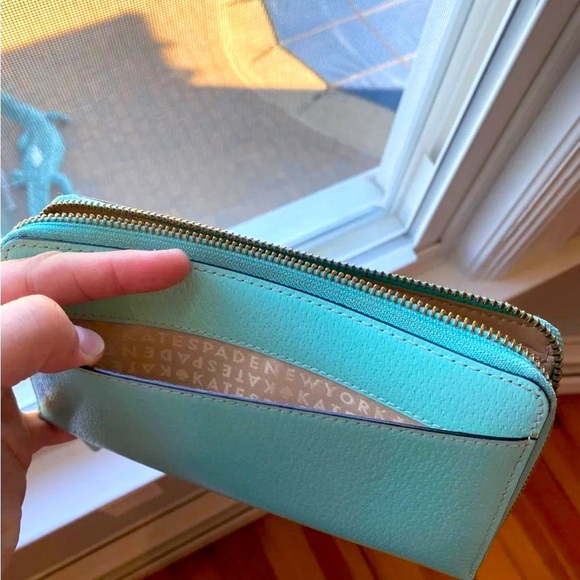 Preowned Kate Spade Aqua blue Wallet/card holder in good condition - Picture 6 of 6